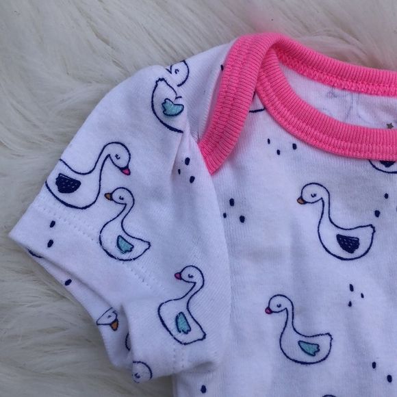 3/$25 🧁 Baby Infant Onesie Swan 0-3 Months - Picture 2 of 4